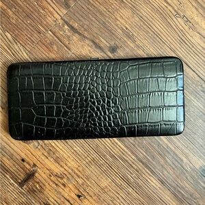 Elegant Black Crocodile Pattern Wallet